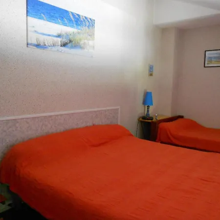 Charmante Maisonnette A 200m De La Avec Jardin Et Parking Prive - Fr-1-476-9
