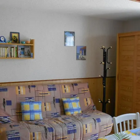 Charmante Maisonnette A 200m De La Avec Jardin Et Parking Prive - Fr-1-476-9